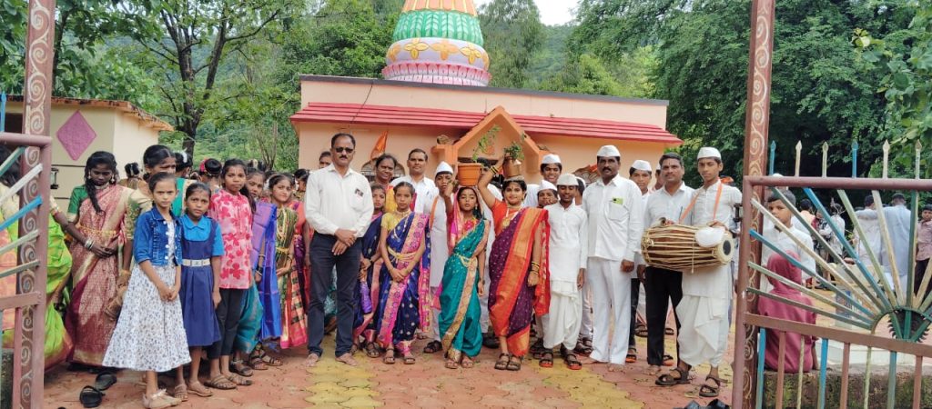 मोरणा शिक्षण संस्थेच्या न्यू इंग्लिश स्कूल ,गोकुळ-धावडे विद्यालयात आषाढी एकादशी निमित्त बालदिंडीचे आयोजन