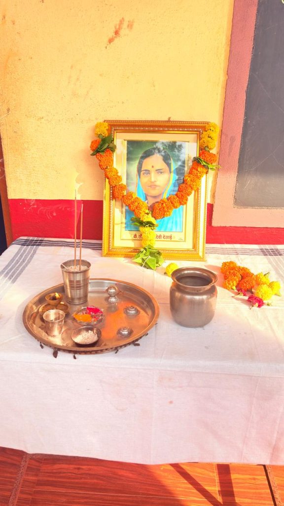 न्यू इंग्लिश स्कूल,गोकुळ-धावडे विद्यालयात कै.सौ. वत्सलादेवी देसाई (ताई साहेब ) यांची 66 वी पुण्यतिथी उत्साहात साजरी