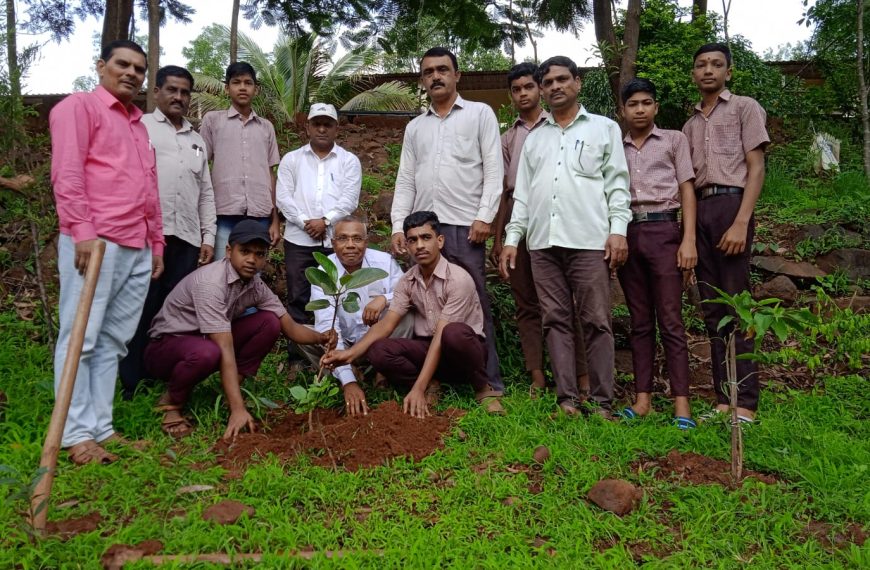 मोरणा शिक्षण प्रसारक मंडळ मरळीचे अध्यक्ष मा.श्री.रविराज देसाई (दादा)यांचा वाढदिवस विविध उपक्रमांनी साजरा करण्यात आला.